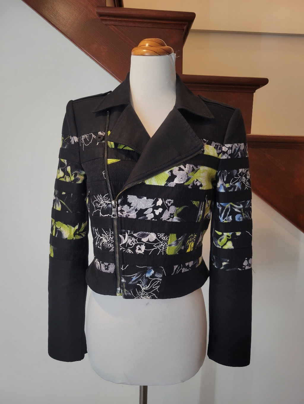 Bcbgmaxazria Black Floral-Strip Cropped Moto Jacket Size Xs New